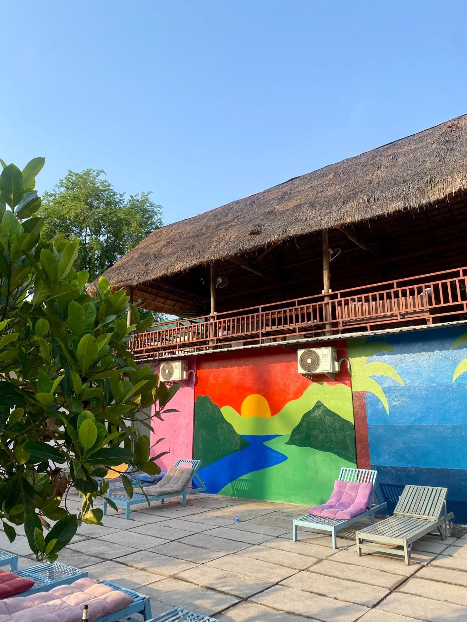 Sunrise Riverside Pool Hostel Luang Prabang Dış mekan fotoğraf