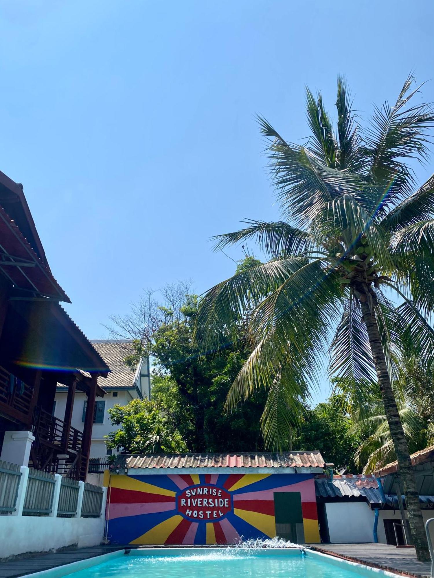 Sunrise Riverside Pool Hostel Luang Prabang Dış mekan fotoğraf